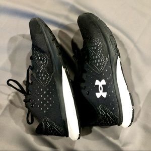 UA running shoes size 6